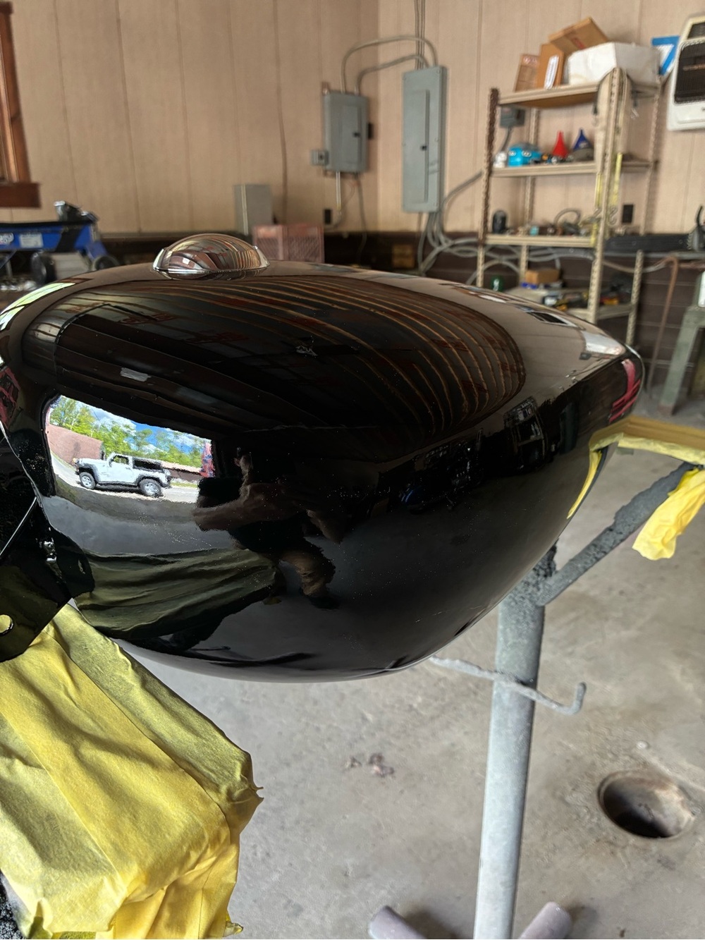 Harley sporster 1200 883 roadster gastank 4.5 gallon painted vivid black - Picture 4 of 10
